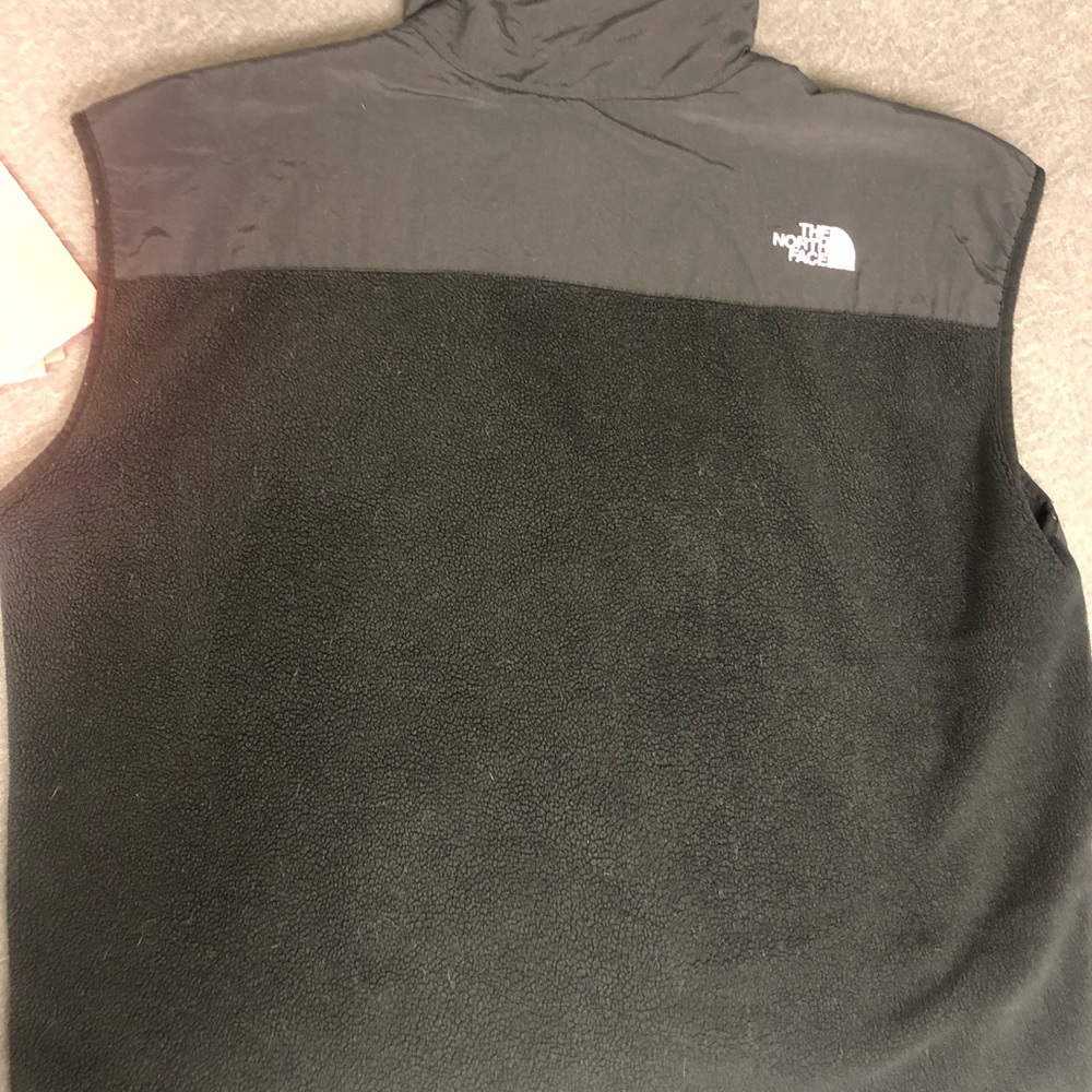 Like new XL black north face vest